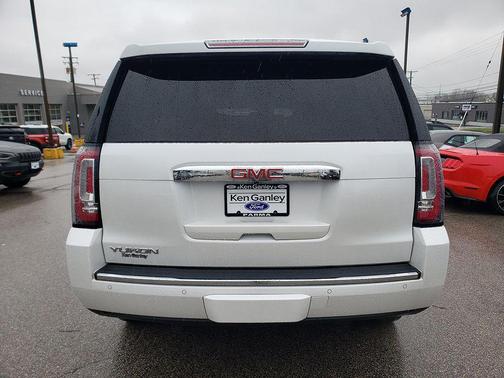 White Frost Tricoat 2016 GMC Yukon Denali
