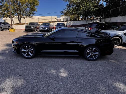 2016 Ford Mustang V6