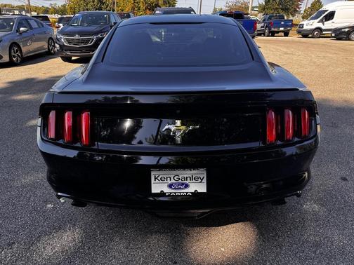 2016 Ford Mustang V6