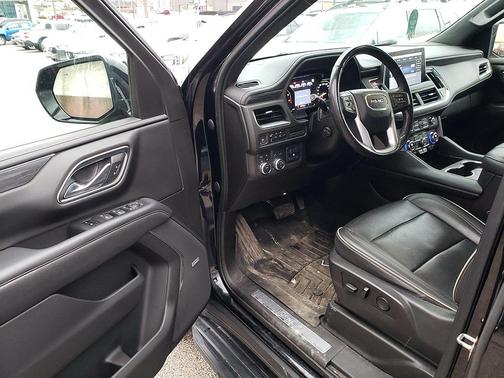 2021 GMC Yukon XL SLT