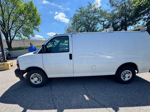 Summit White 2020 Chevrolet Express 2500 Work Van