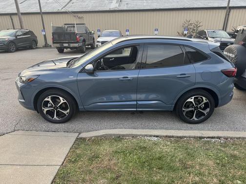2025 Ford Escape ST-Line Elite