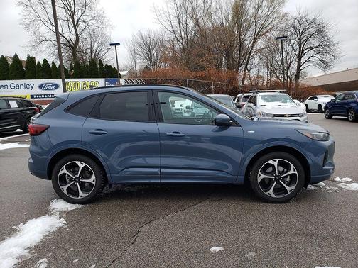 2025 Ford Escape ST-Line Elite