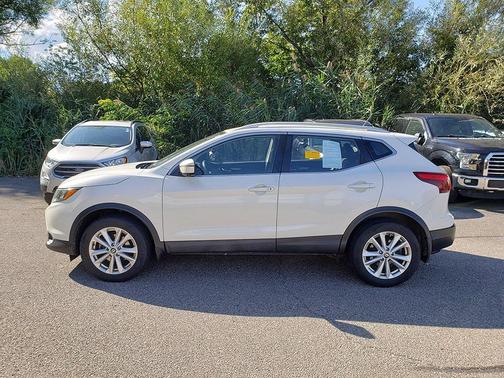 2017 Nissan Rogue Sport SV