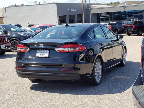 2020 Ford Fusion Hybrid SE