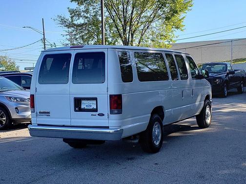 2010 Ford E350 Super Duty XLT
