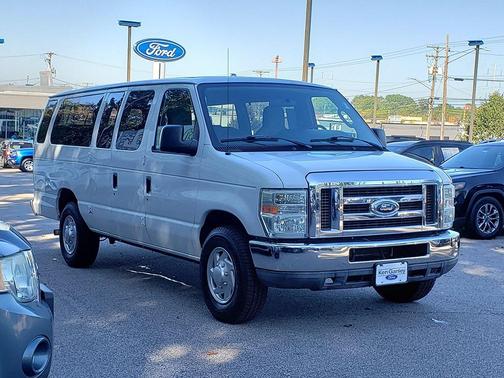 2010 Ford E350 Super Duty XLT