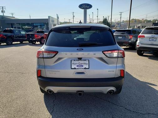 2022 Ford Escape Titanium