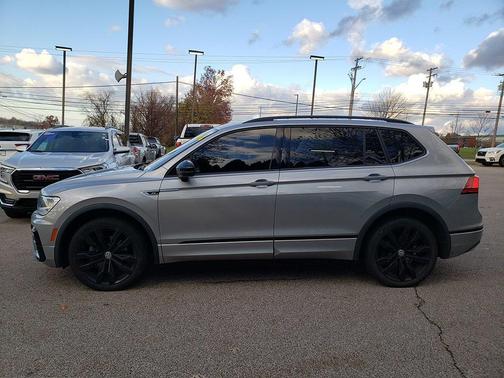 2021 Volkswagen Tiguan 2.0T SE R-Line Black 4MOTION