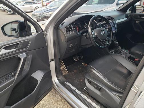 2021 Volkswagen Tiguan 2.0T SE R-Line Black 4MOTION