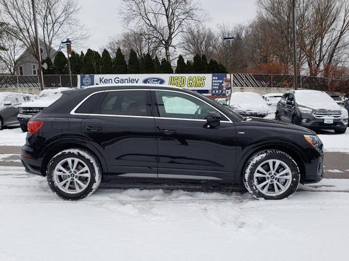 2022 Audi Q3 45 S line Premium