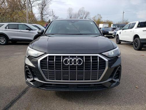 2022 Audi Q3 45 S line Premium