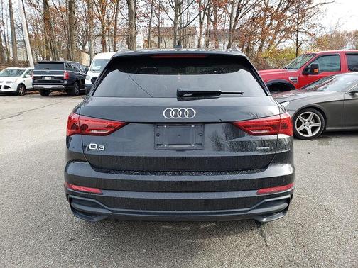 2022 Audi Q3 45 S line Premium