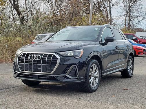 2022 Audi Q3 45 S line Premium
