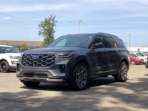 2025 Ford Explorer Platinum