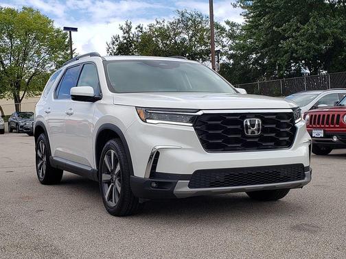 2025 Honda Pilot Touring 8-Passenger