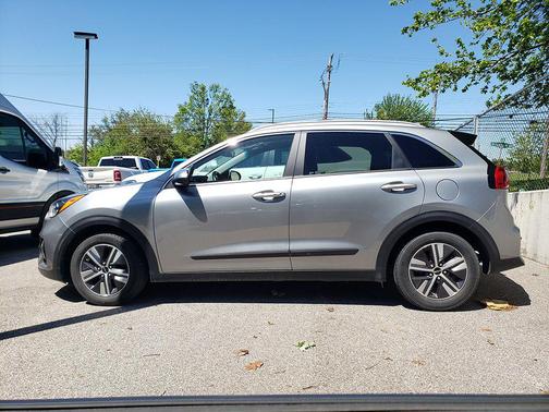Steel Gray 2022 Kia Niro LXS