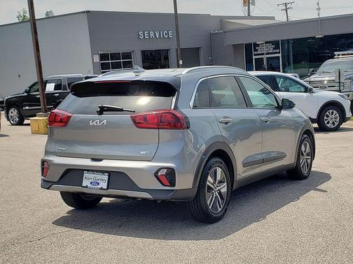Steel Gray 2022 Kia Niro LXS