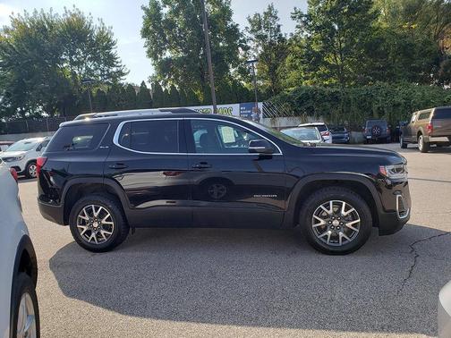 2022 GMC Acadia AWD SLE