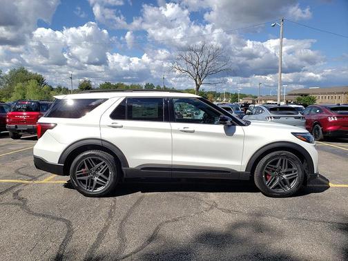 2025 Ford Explorer ST