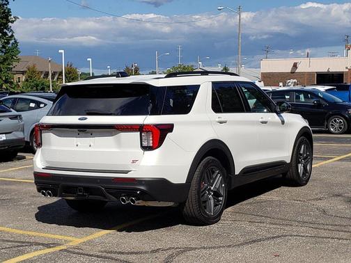 2025 Ford Explorer ST