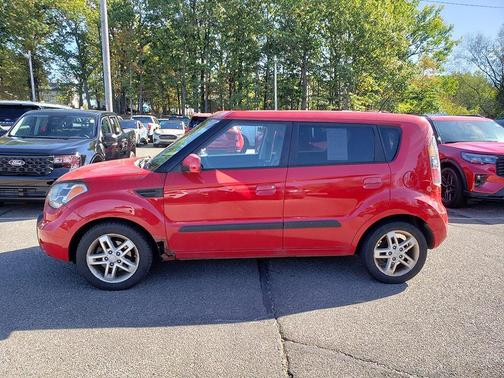 2010 Kia Soul +
