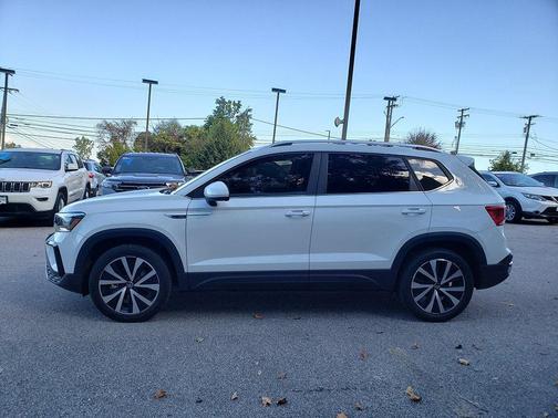 2023 Volkswagen Taos 1.5T SE