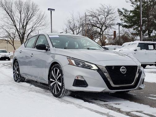 2020 Nissan Altima SR FWD