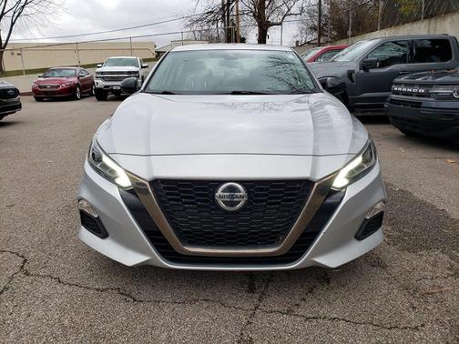 2020 Nissan Altima SR FWD