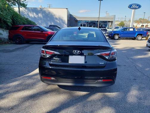 2016 Hyundai SONATA Hybrid Limited