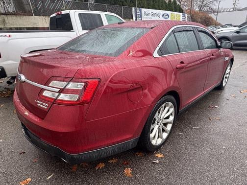 2015 Ford Taurus Limited