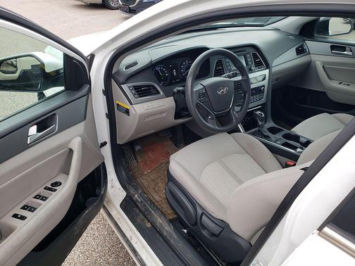 2016 Hyundai SONATA Hybrid SE