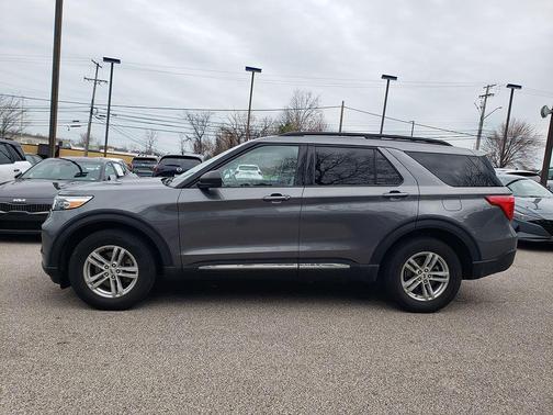CARBONIZED GRAY METALLIC 2024 Ford Explorer XLT