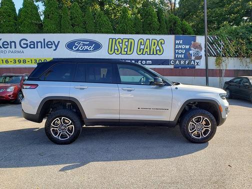 2023 Jeep Grand Cherokee 4xe Trailhawk