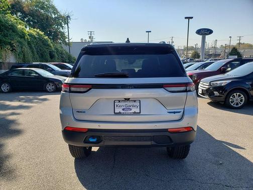 2023 Jeep Grand Cherokee 4xe Trailhawk