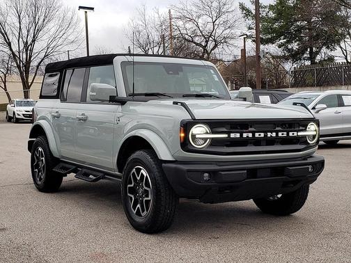 2024 Ford Bronco Outer Banks