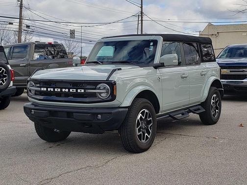 2024 Ford Bronco Outer Banks