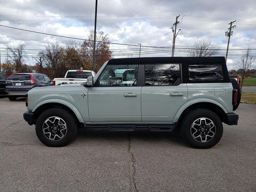 2024 Ford Bronco Outer Banks