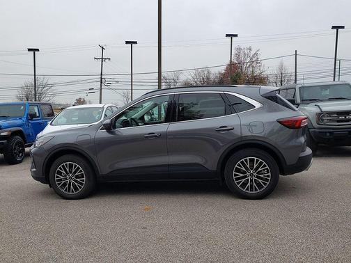 2025 Ford Escape PHEV Base