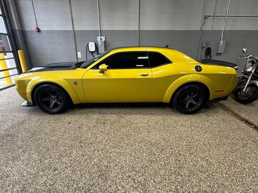 Gold Rush 2021 Dodge Challenger SRT Hellcat