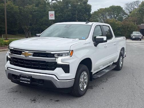 Summit White 2026 Chevrolet Silverado 1500 LT