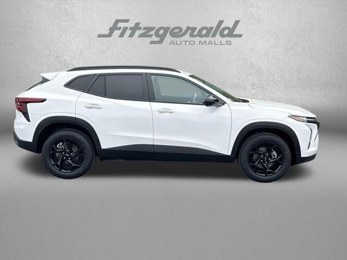 Summit White 2026 Chevrolet Trax LT