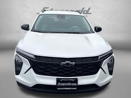 Summit White 2026 Chevrolet Trax LT