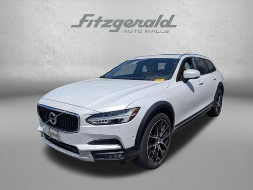 Crystal White Pearl 2017 Volvo V90 Cross Country T6