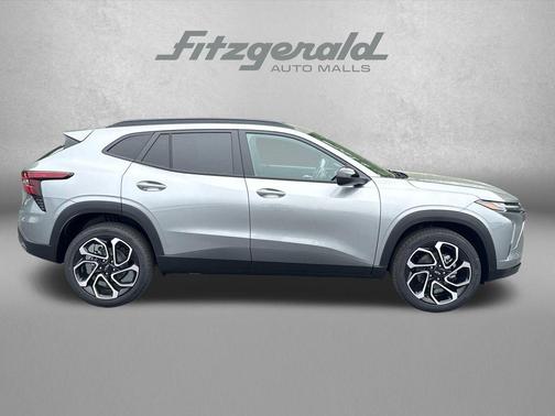 Sterling Gray Metallic 2026 Chevrolet Trax FWD 2RS
