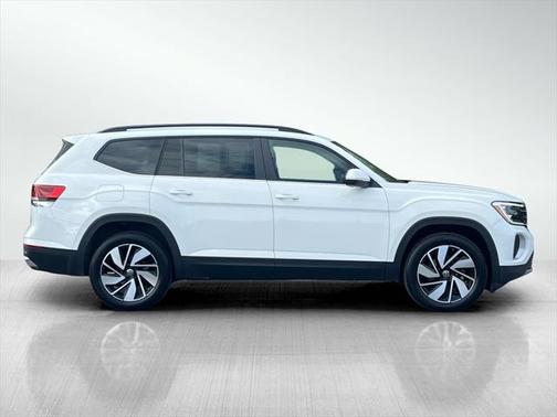 2024 Volkswagen Atlas 2.0T SE w/Technology 4MOTION