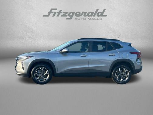 Sterling Gray Metallic 2025 Chevrolet Trax LT