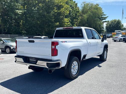 Summit White 2026 Chevrolet Silverado 3500 LT