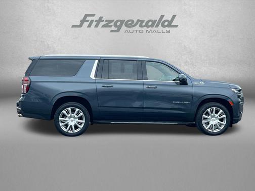 Shadow Gray Metallic 2021 Chevrolet Suburban 4WD High Country