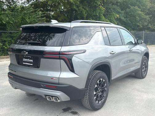 Sterling Gray Metallic 2027 Chevrolet Traverse AWD Z71